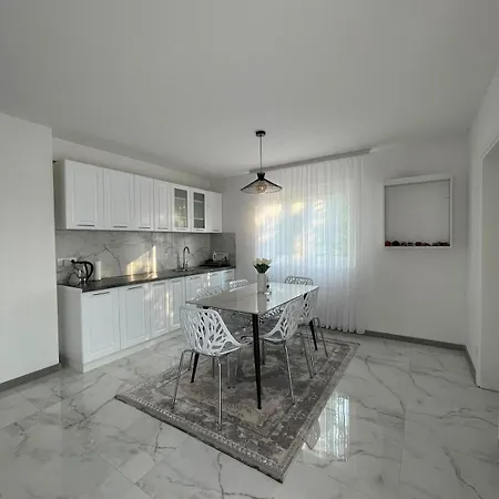 Amra Apartman